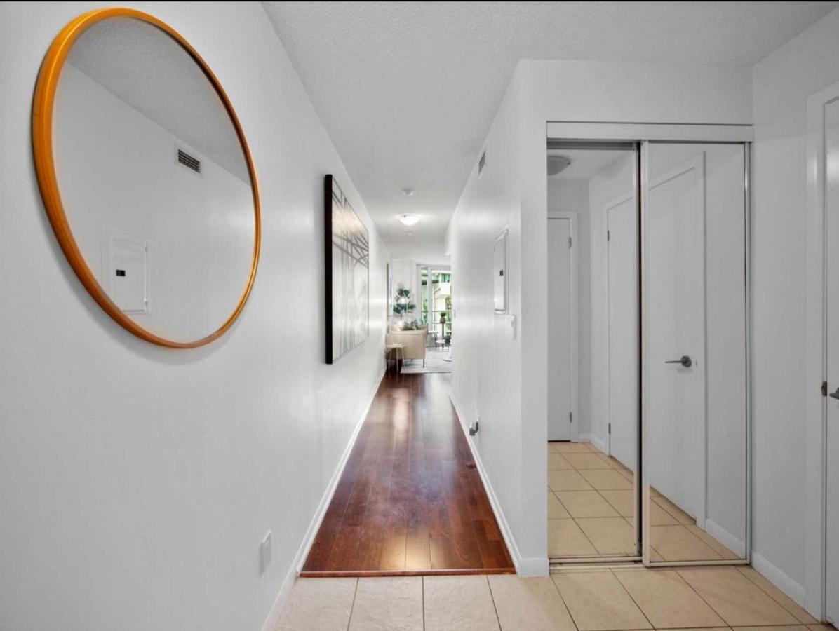 Cn Tower View With Free Parking, Pool, & More Amenities Toronto Bagian luar foto