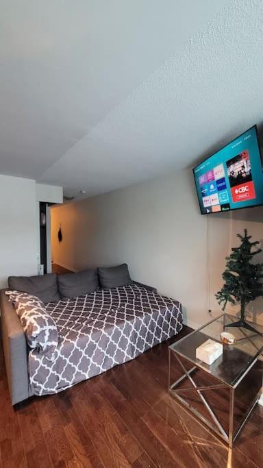 Cn Tower View With Free Parking, Pool, & More Amenities Toronto Bagian luar foto