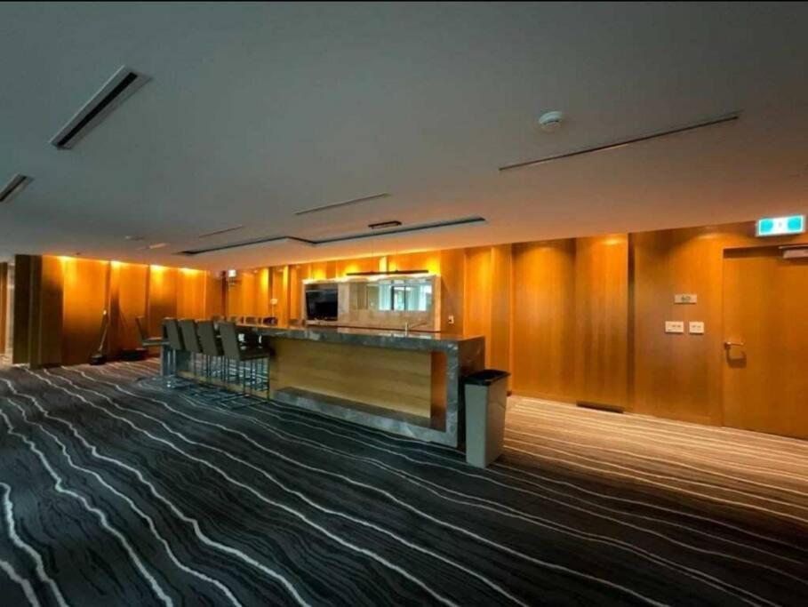 Cn Tower View With Free Parking, Pool, & More Amenities Toronto Bagian luar foto